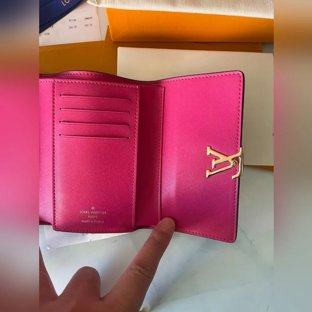 Louis Vuitton Capucines Compact Wallet - Picture 9 of 13